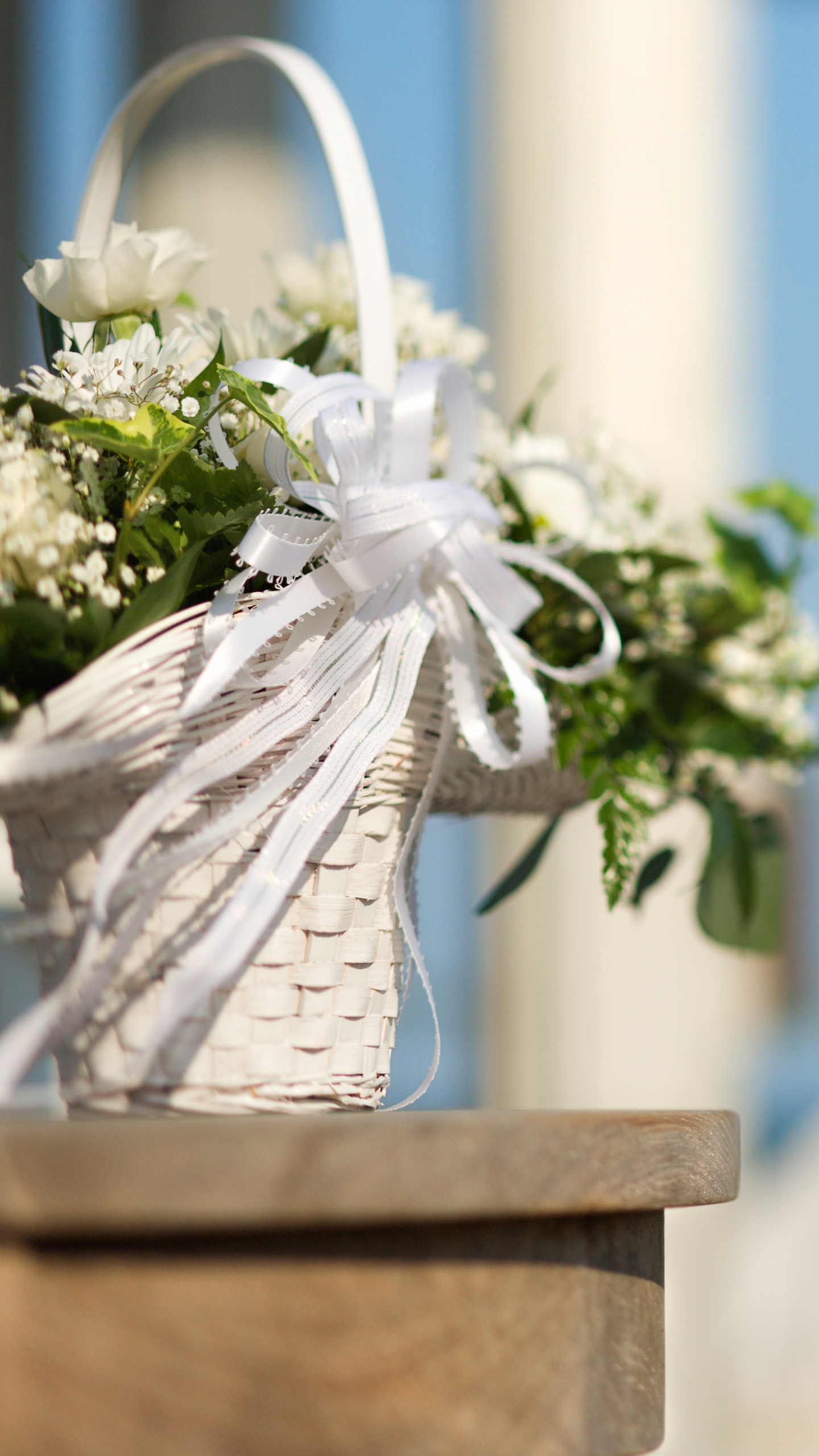 Обои свадебная церемония, свадьба, жених, подвенечное платье, флористики в разрешении 1440x2560