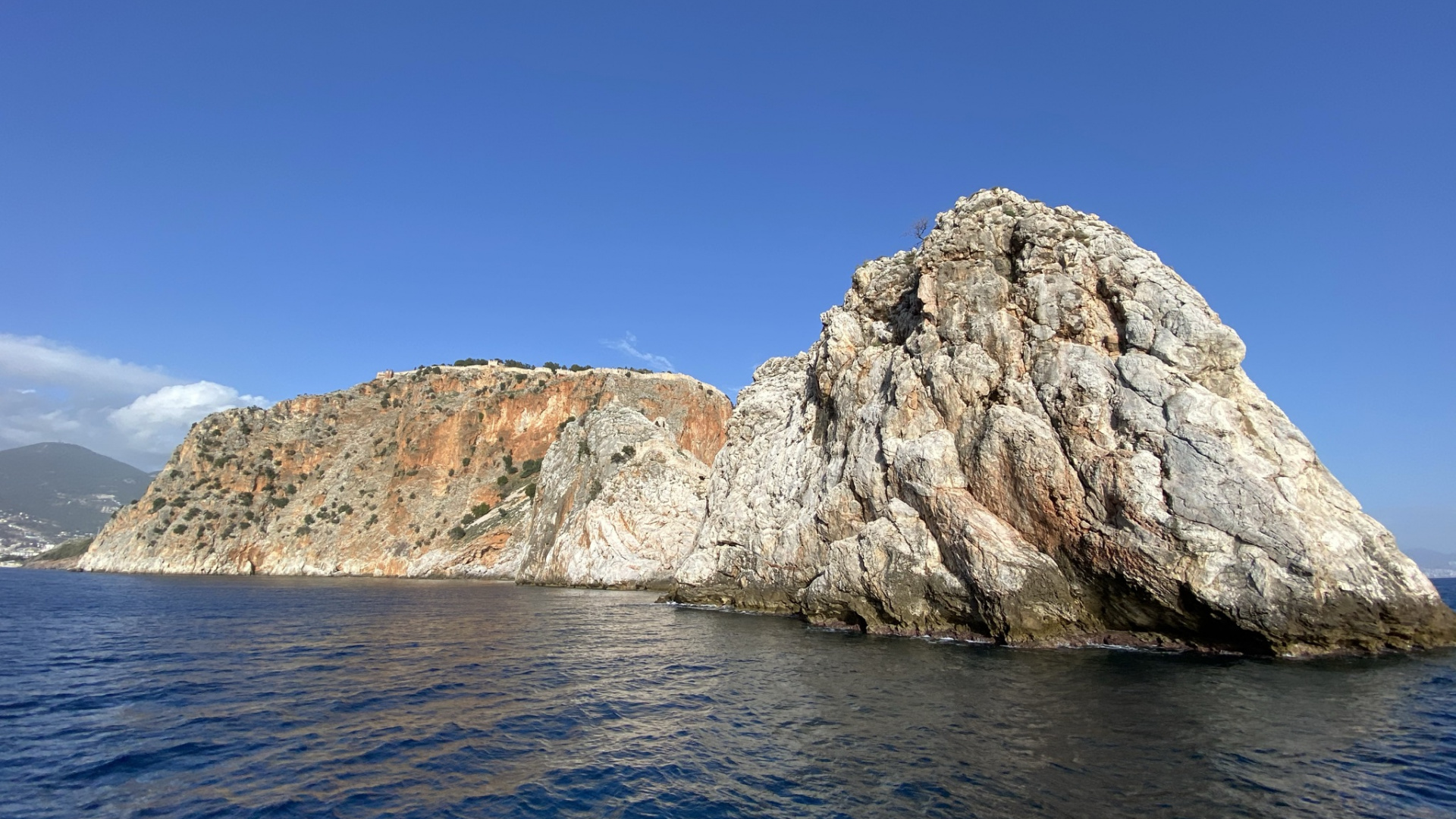 Обои Асиклар пещера, вода, природный ландшафт, коренная порода, озеро в разрешении 1920x1080