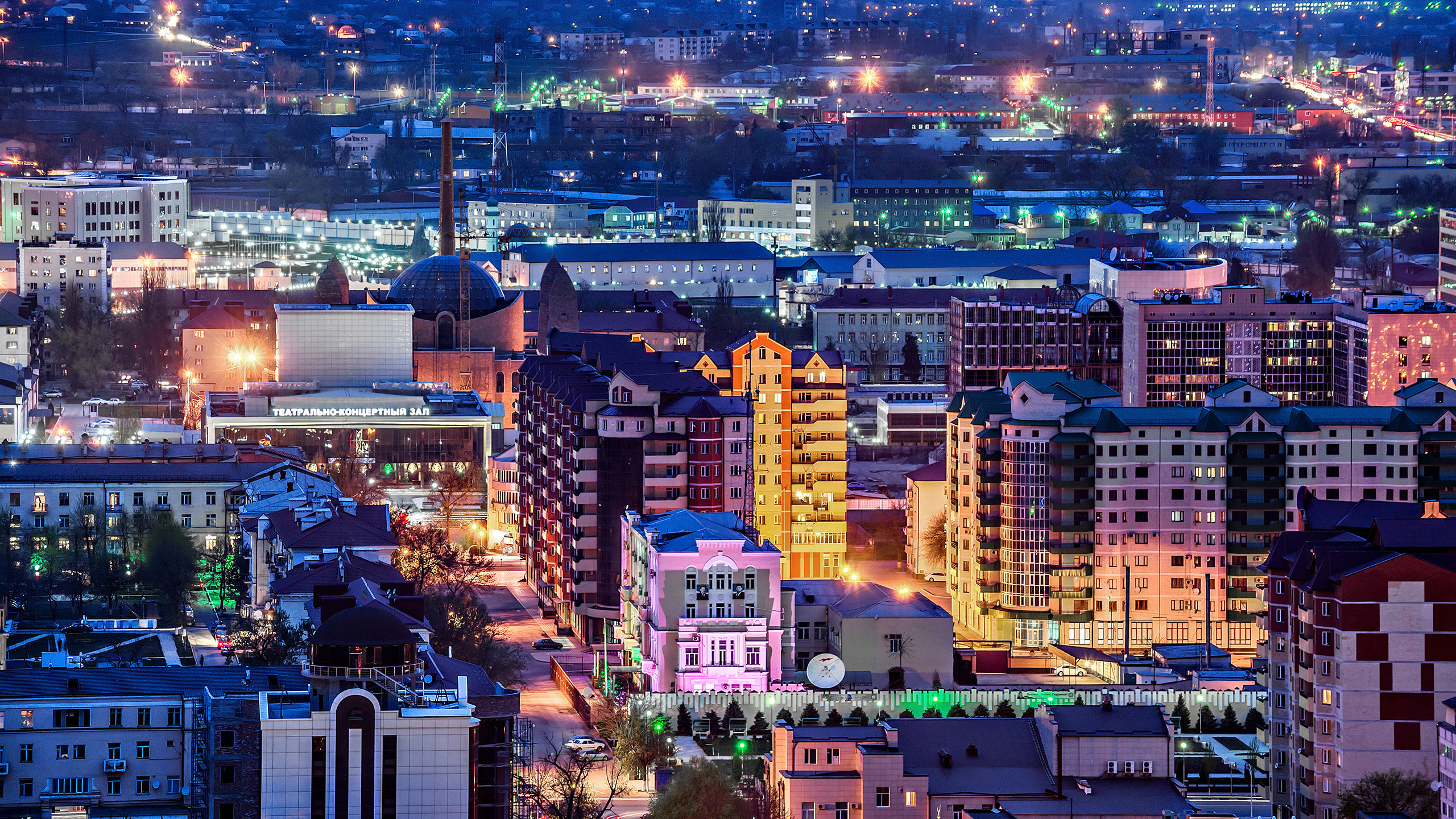 Обои город, городской пейзаж, городской район, метрополия, линия горизонта в разрешении 2560x1440