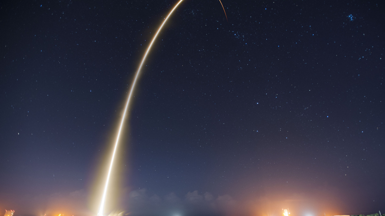 Обои запуск ракеты, SpaceX, Falcon 9, ракета, космический аппарат в разрешении 1280x720
