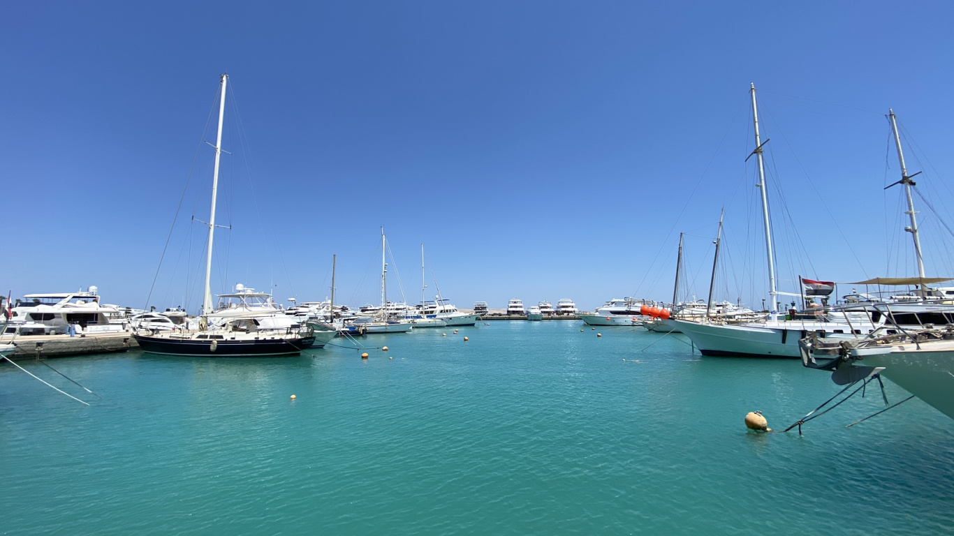 Обои Марина, судно, лодка, мачта, водный путь в разрешении 1366x768