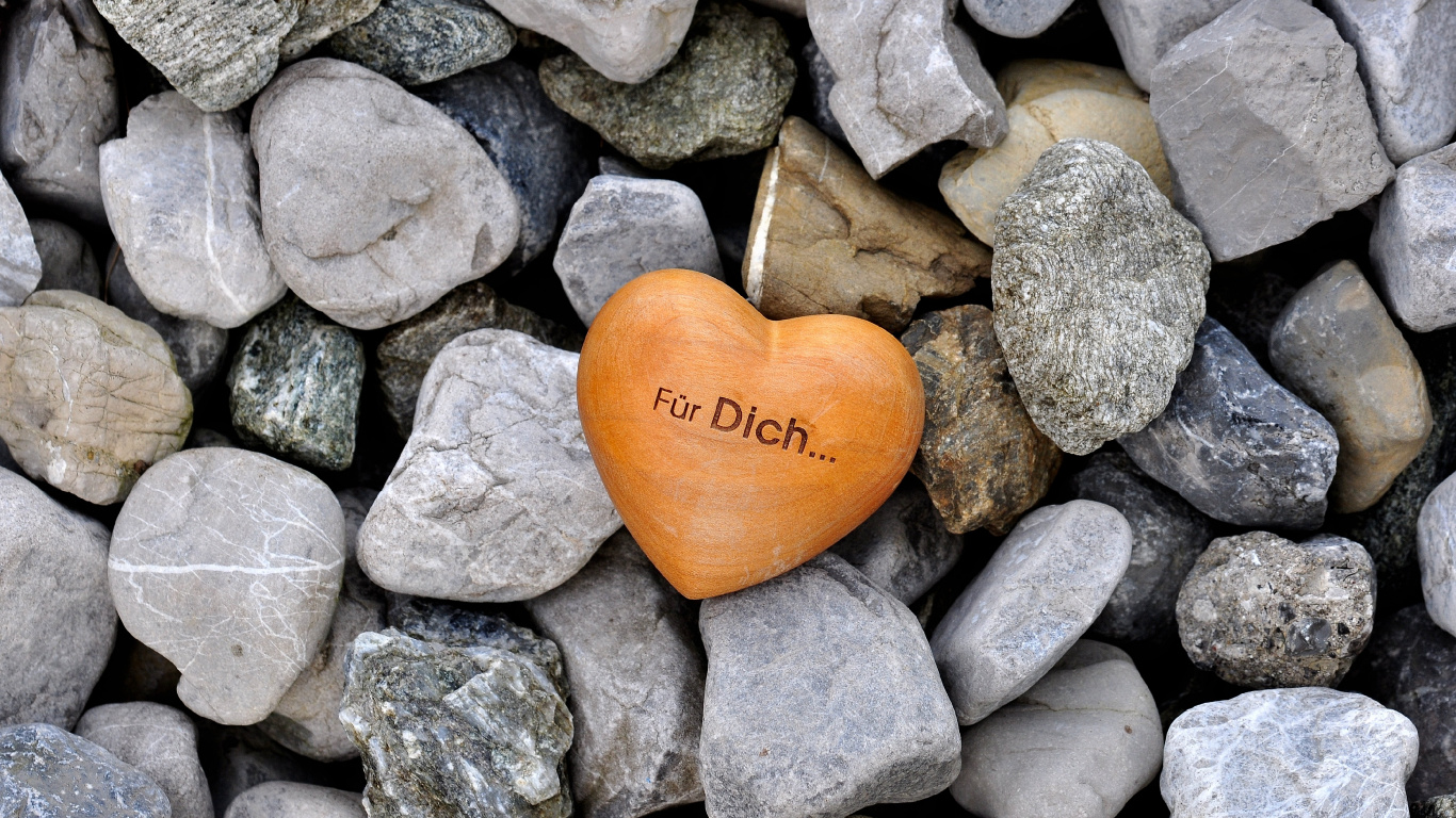 Обои сердце, булыжник, рок, гравий, геология в разрешении 1366x768