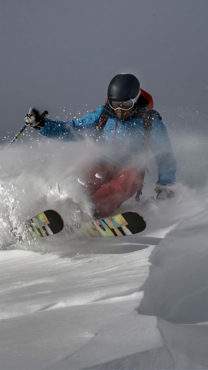 Обои лыжи, горные лыжи, сноуборд, снег, зима в разрешении 720x1280