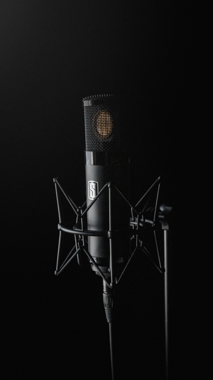 Обои звуковое оборудование, микрофон, технологии, студия звукозаписи, микрофонная стойка в разрешении 720x1280