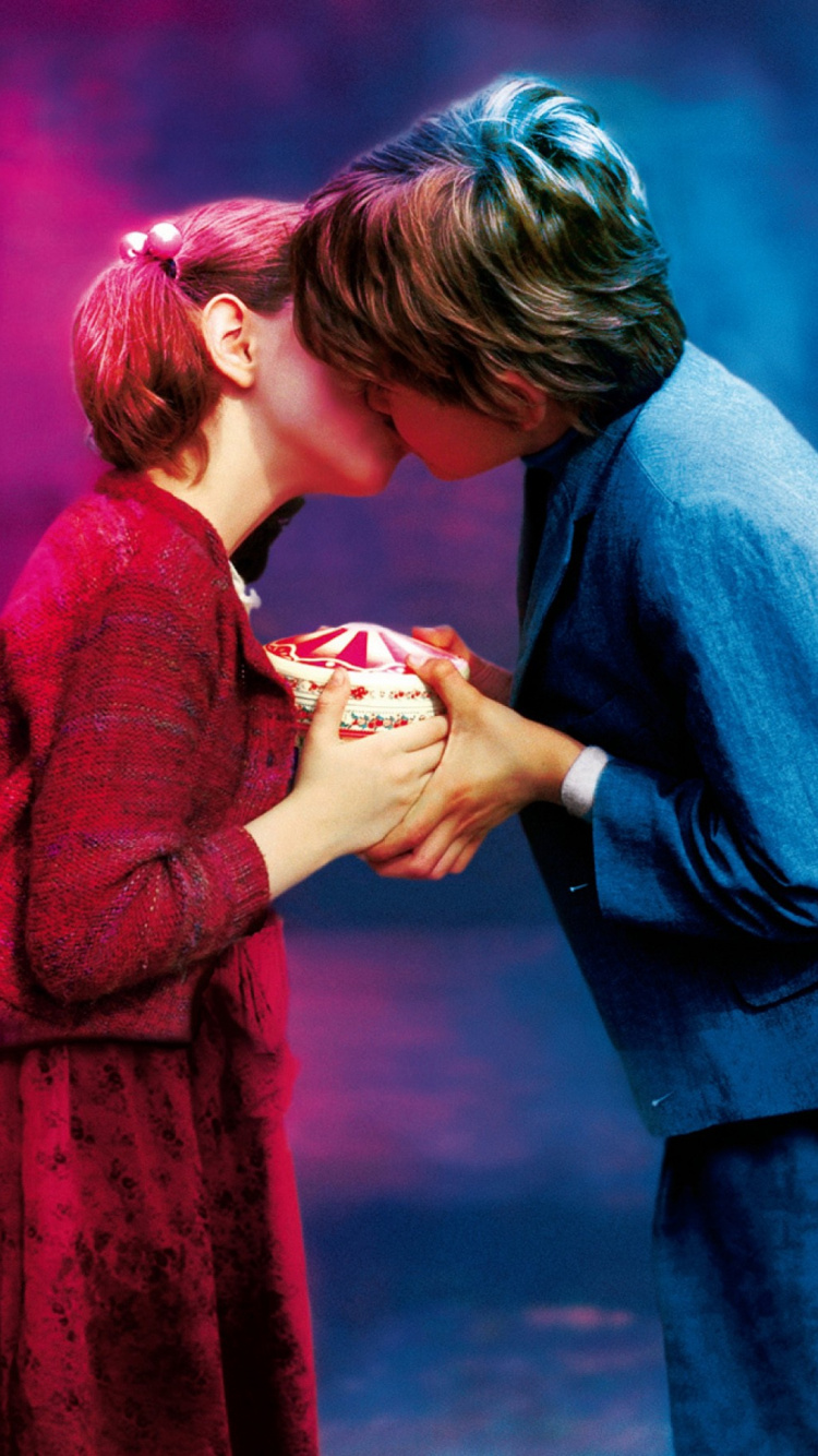 Обои роман, поцелуй, сцена, драма, Представление в разрешении 750x1334