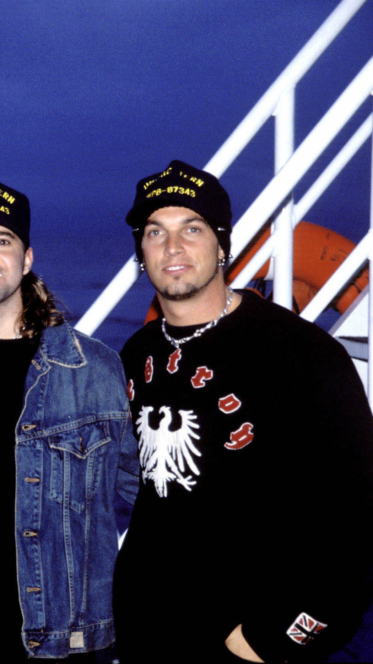 Обои Скотт Стэпп, Марк Тремонти, вероисповедание, Постгранж, ведущий вокал в разрешении 750x1334