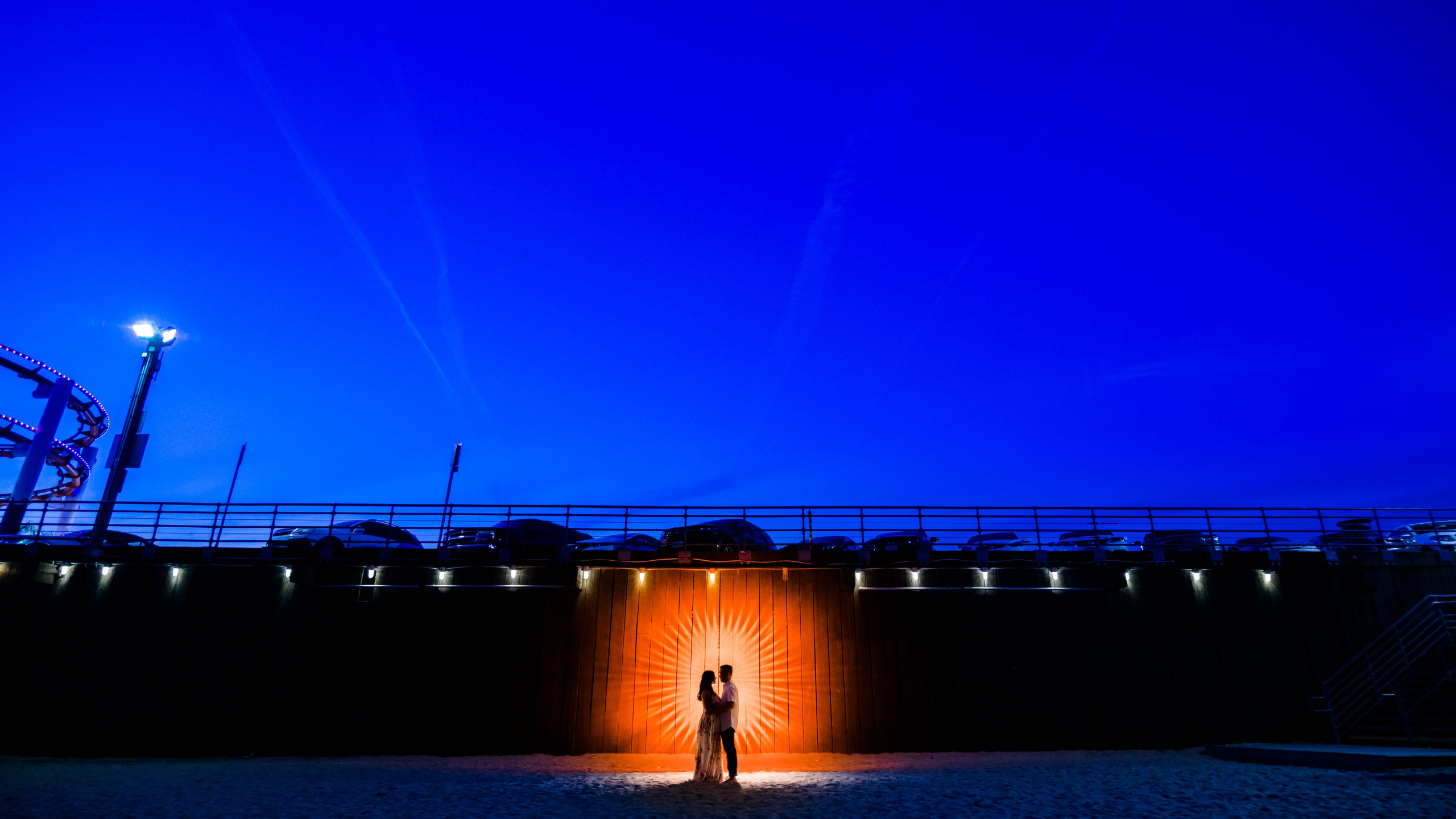 Обои любовь, синий, мост, свет, ночь в разрешении 2560x1440