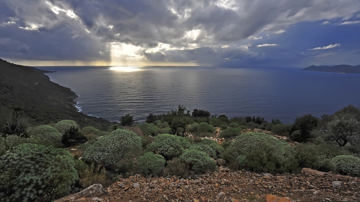 Обои море, облако, берег, побережье, вода в разрешении 1366x768