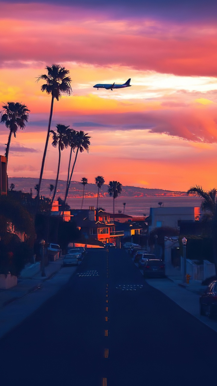 Обои облако, атмосфера, дневное время, уличный фонарь, Апельсин в разрешении 720x1280