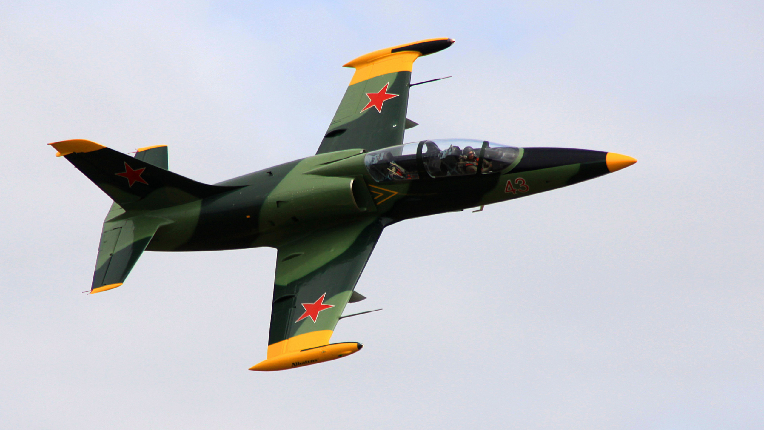 Обои авиация, воздушные силы, полет, военный самолет, истребительная авиация в разрешении 2560x1440