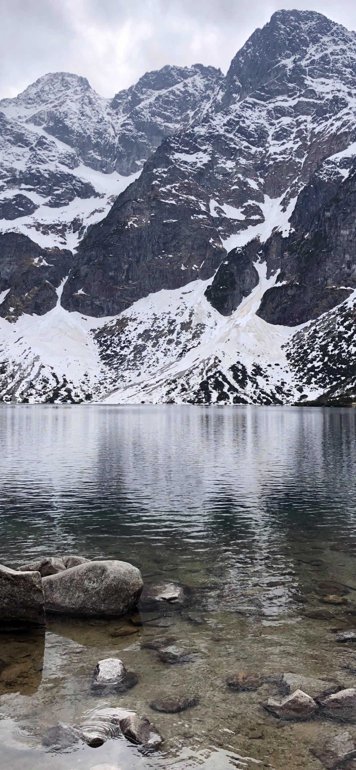 Обои морской глаз, Закопане, высокие татры, горный рельеф, горный хребет в разрешении 1242x2688