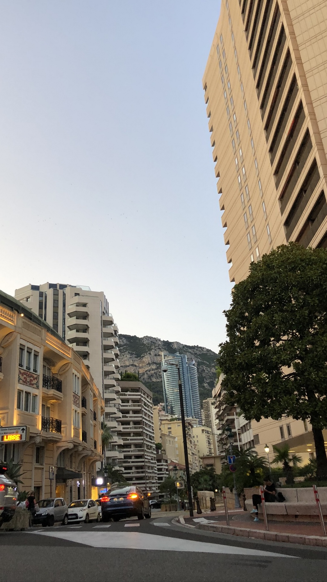 Обои соседство, башня, городской район, кондоминиум, улица в разрешении 1080x1920