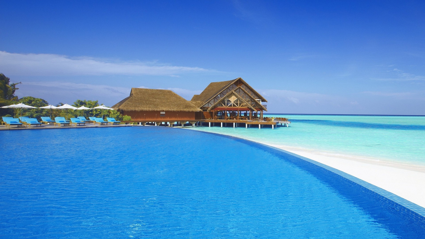 Обои плавательный бассейн, прибежище, морской курорт, пляж, море в разрешении 1366x768