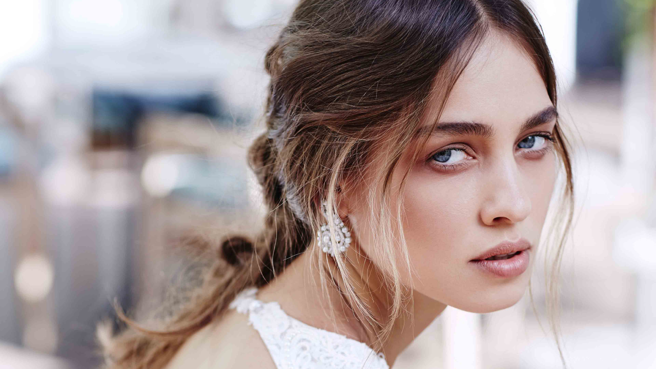 Обои волосы, лицо, бровь, прическа, кожа в разрешении 1280x720