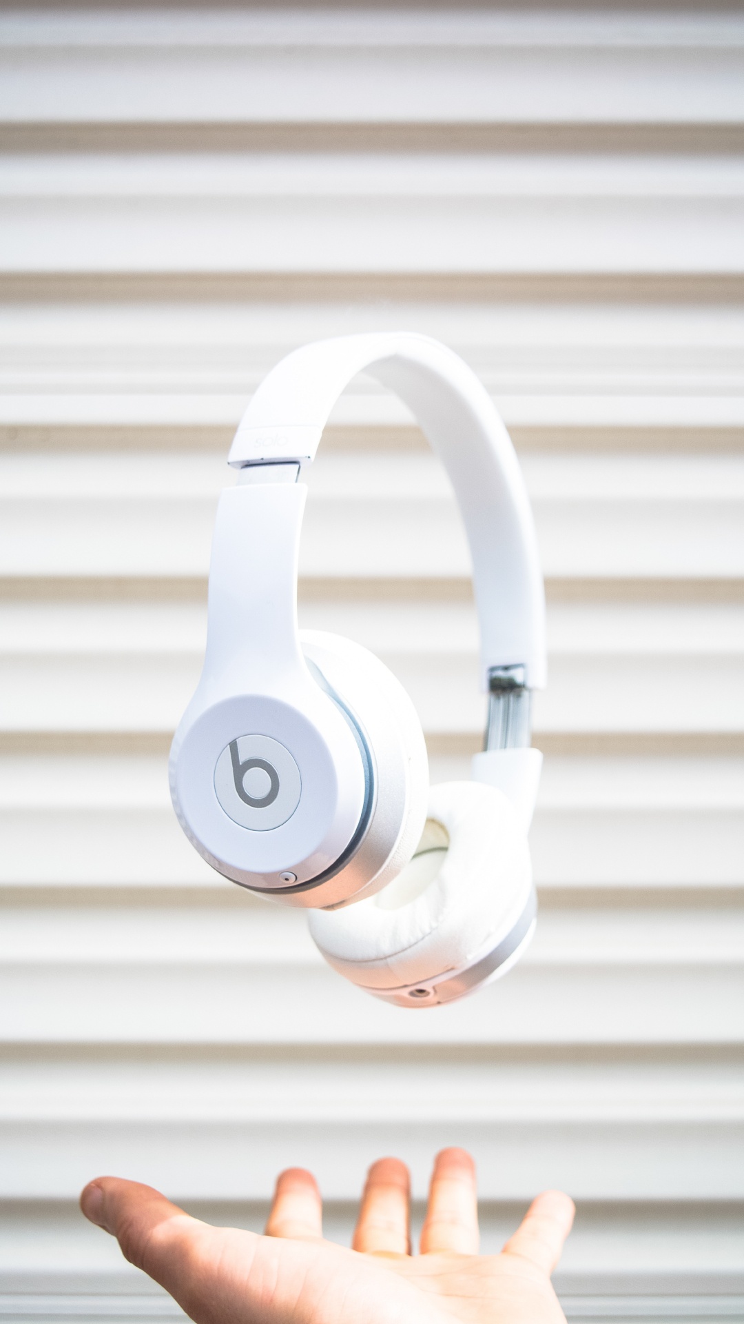 Обои наушники, beats electronics, беспроводной, звуковое оборудование, гаджет в разрешении 1080x1920