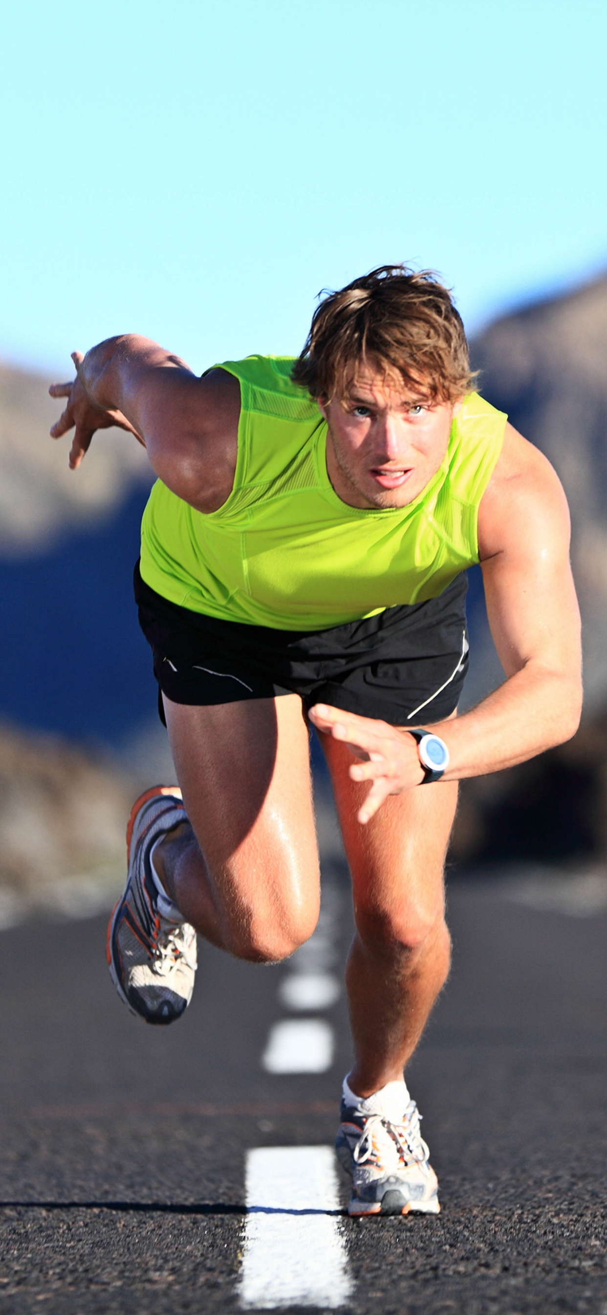 Обои спринт, отдых, ультрамарафон, физическая нагрузка, виды спорта на выносливость в разрешении 1242x2688