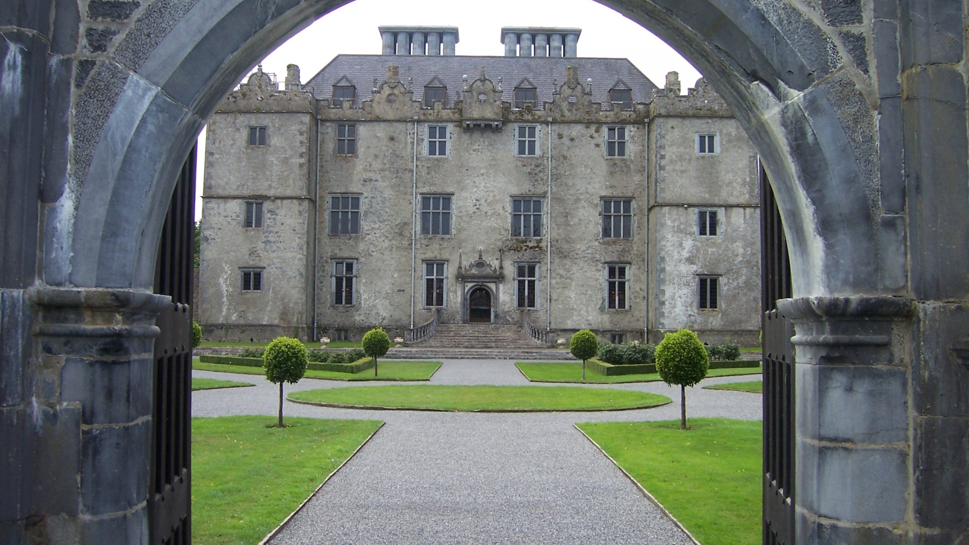 Обои Замок Портамна, замок, арка, здание, двор в разрешении 1920x1080