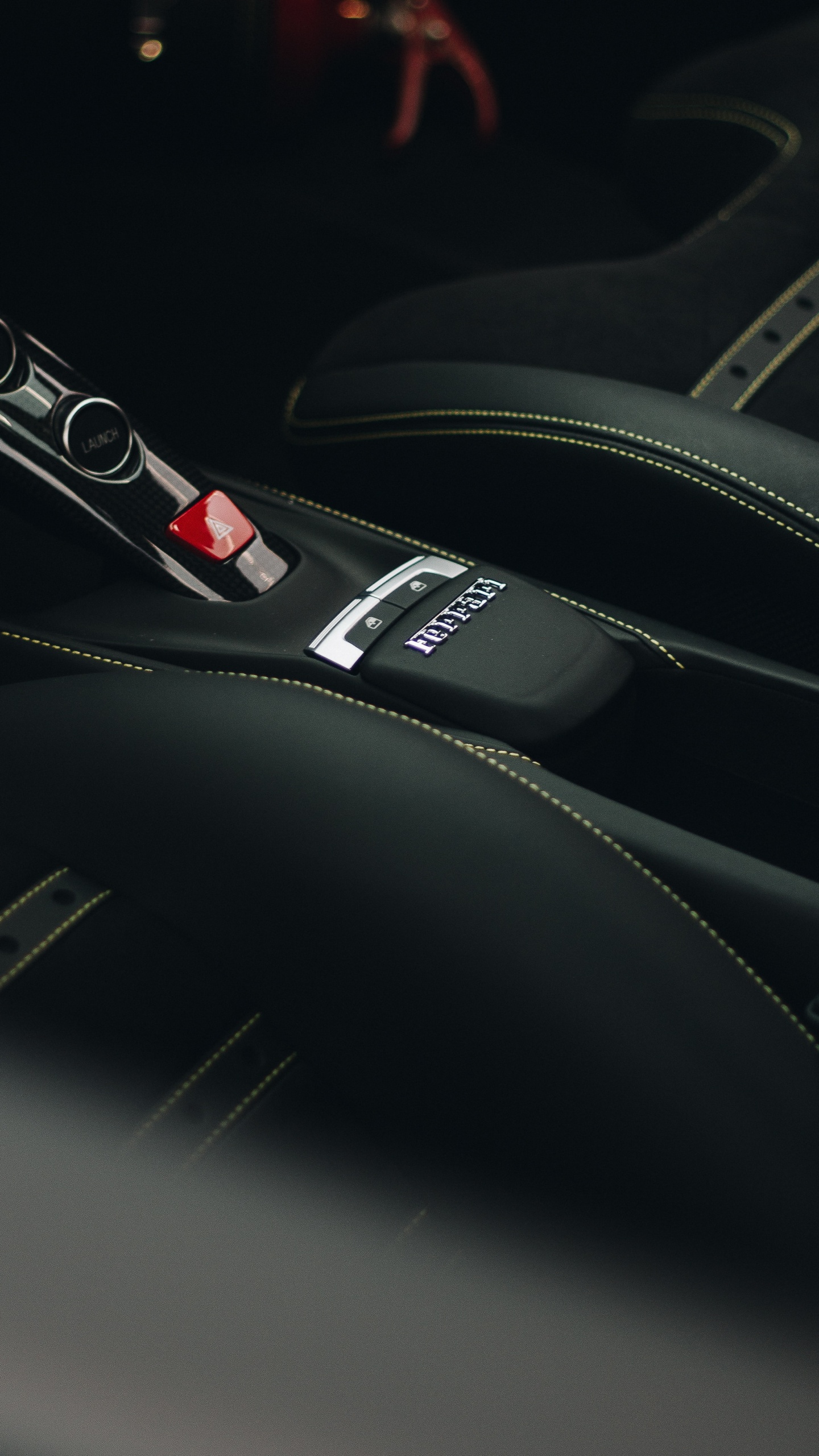 Обои свет, углерод, сиденье, подголовник, Король в разрешении 1440x2560