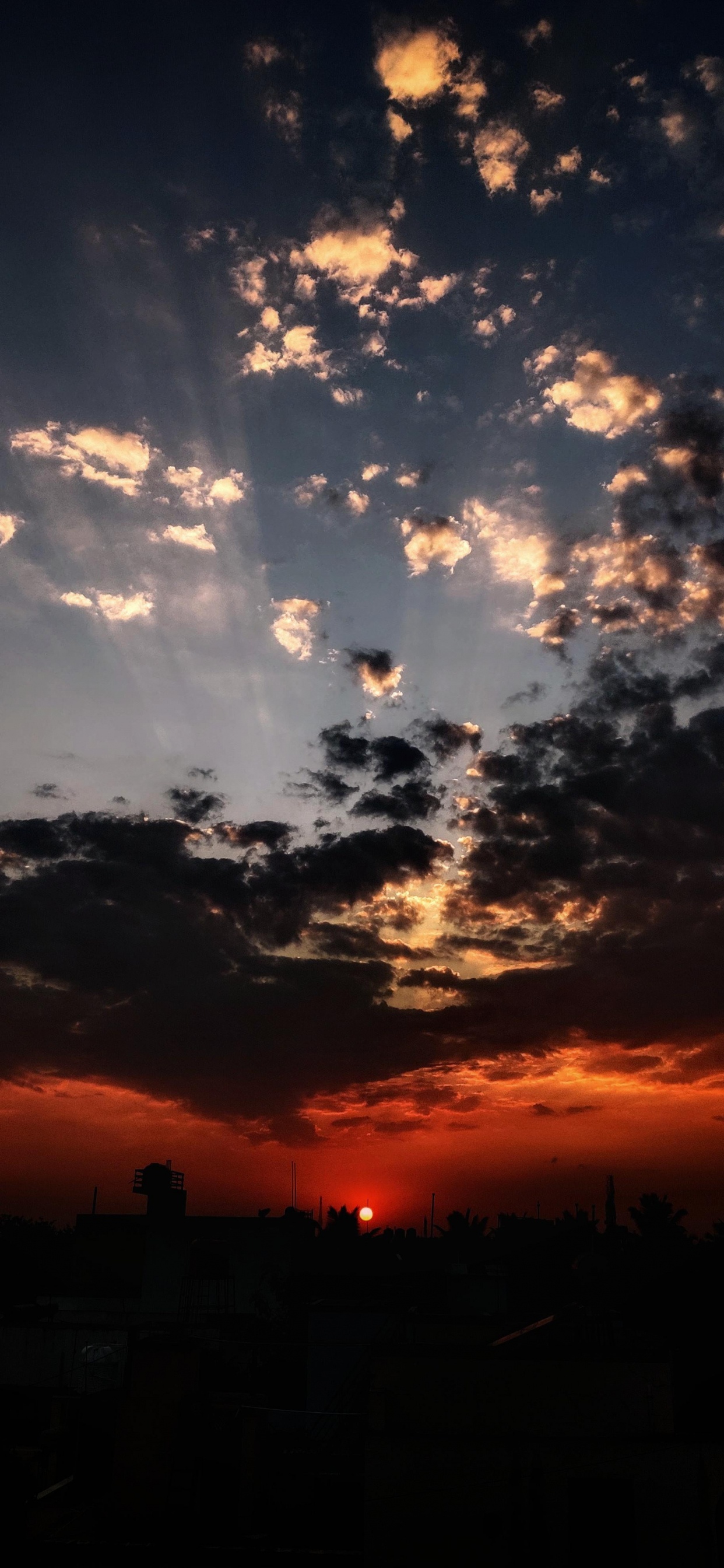 Обои облако, атмосфера, послесвечение, Оранжевый цвет, природный ландшафт в разрешении 1242x2688