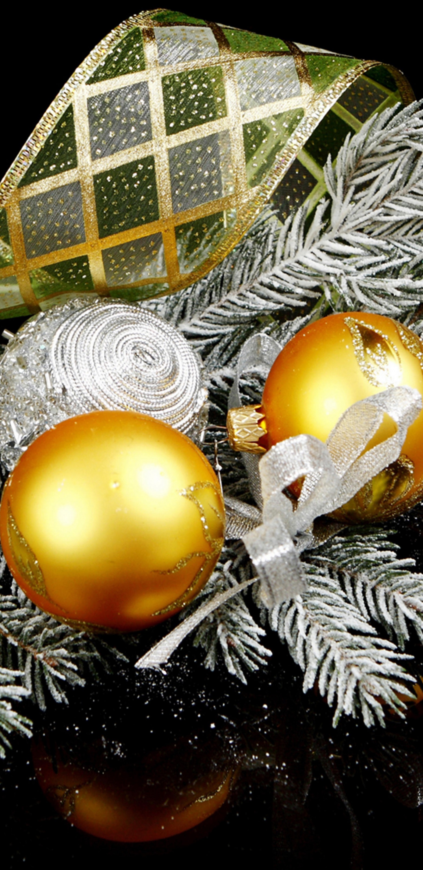 Обои Рождественский день, Новый год, праздник, рождественский орнамент, Рождественские украшения в разрешении 1440x2960