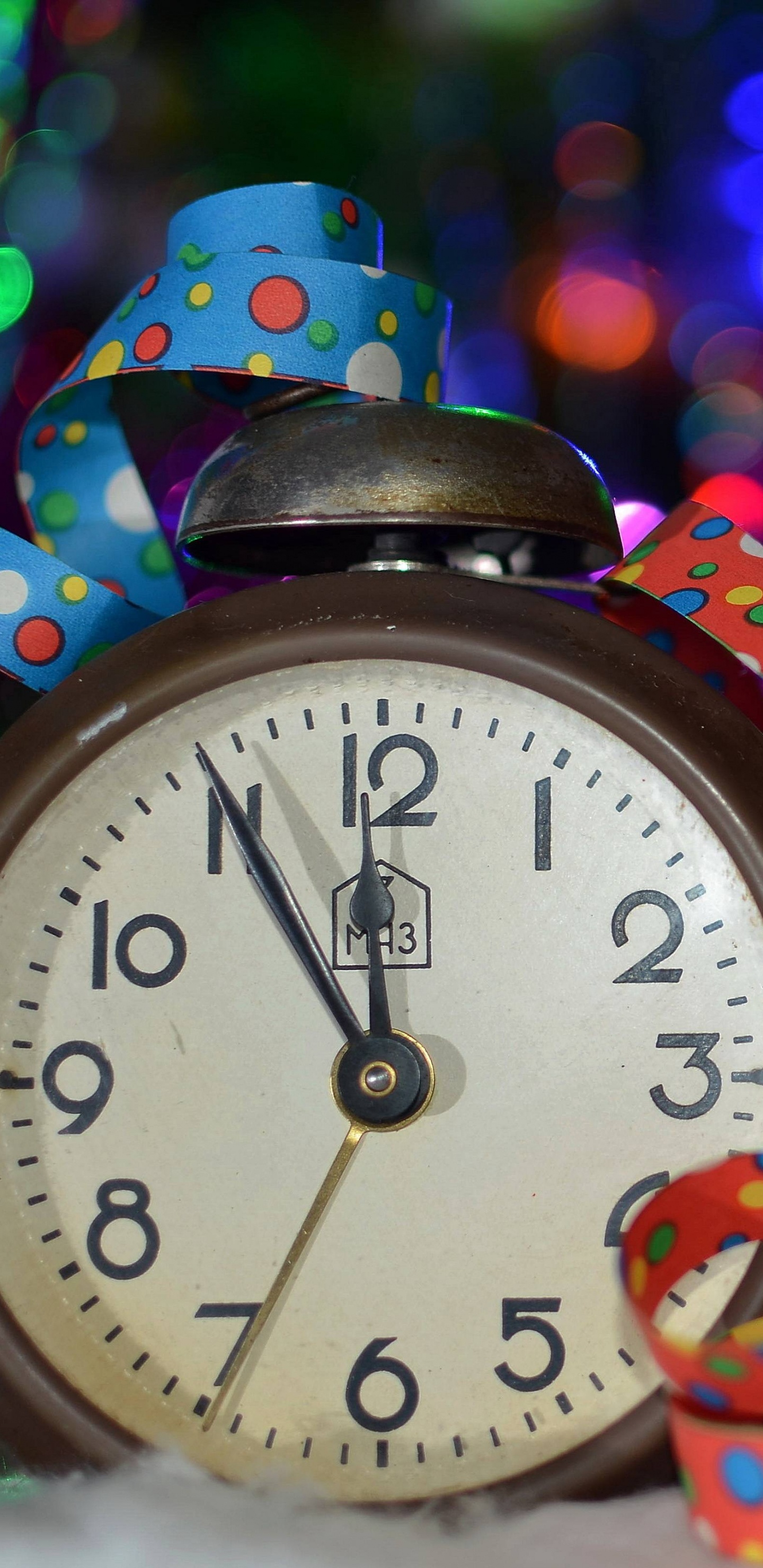 Обои Рождественские огни, рождественский орнамент, Рождественский день, Новый год, Рождественские украшения в разрешении 1440x2960