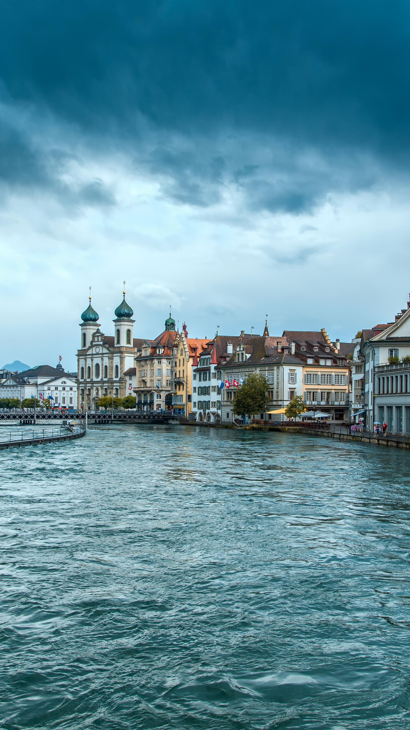 Обои люцерна, водный путь, вода, канал, городок в разрешении 1440x2560