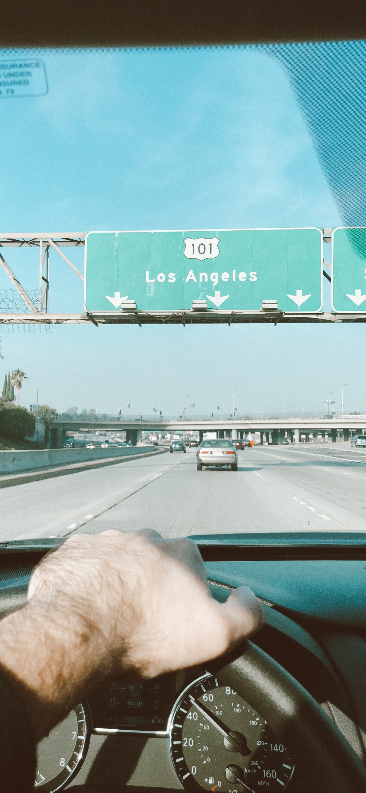 Обои Лос-Анджелес, Король, ветровое стекло, зеркало заднего вида, двери автомобиля в разрешении 1242x2688