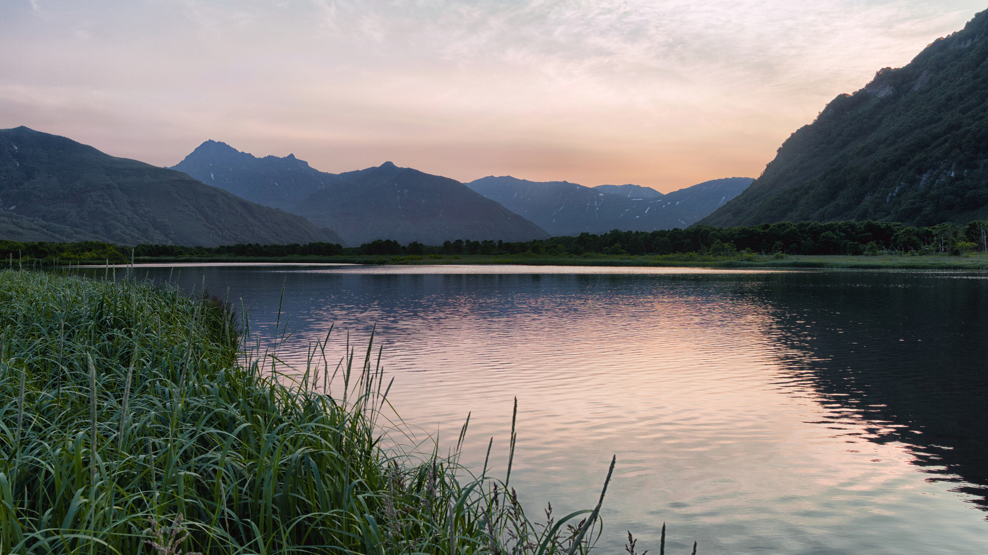 Обои Камчатский полуостров, природа, гора, озеро, отражение в разрешении 1920x1080