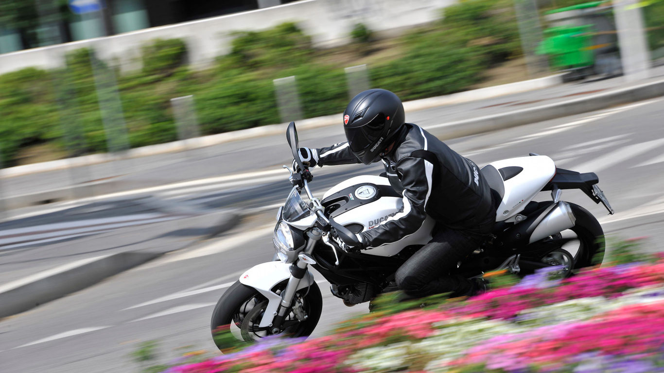 Обои дукати монстр 696, ducati, мотоцикл, Дукати Монстр 796, мотоспорт в разрешении 1366x768