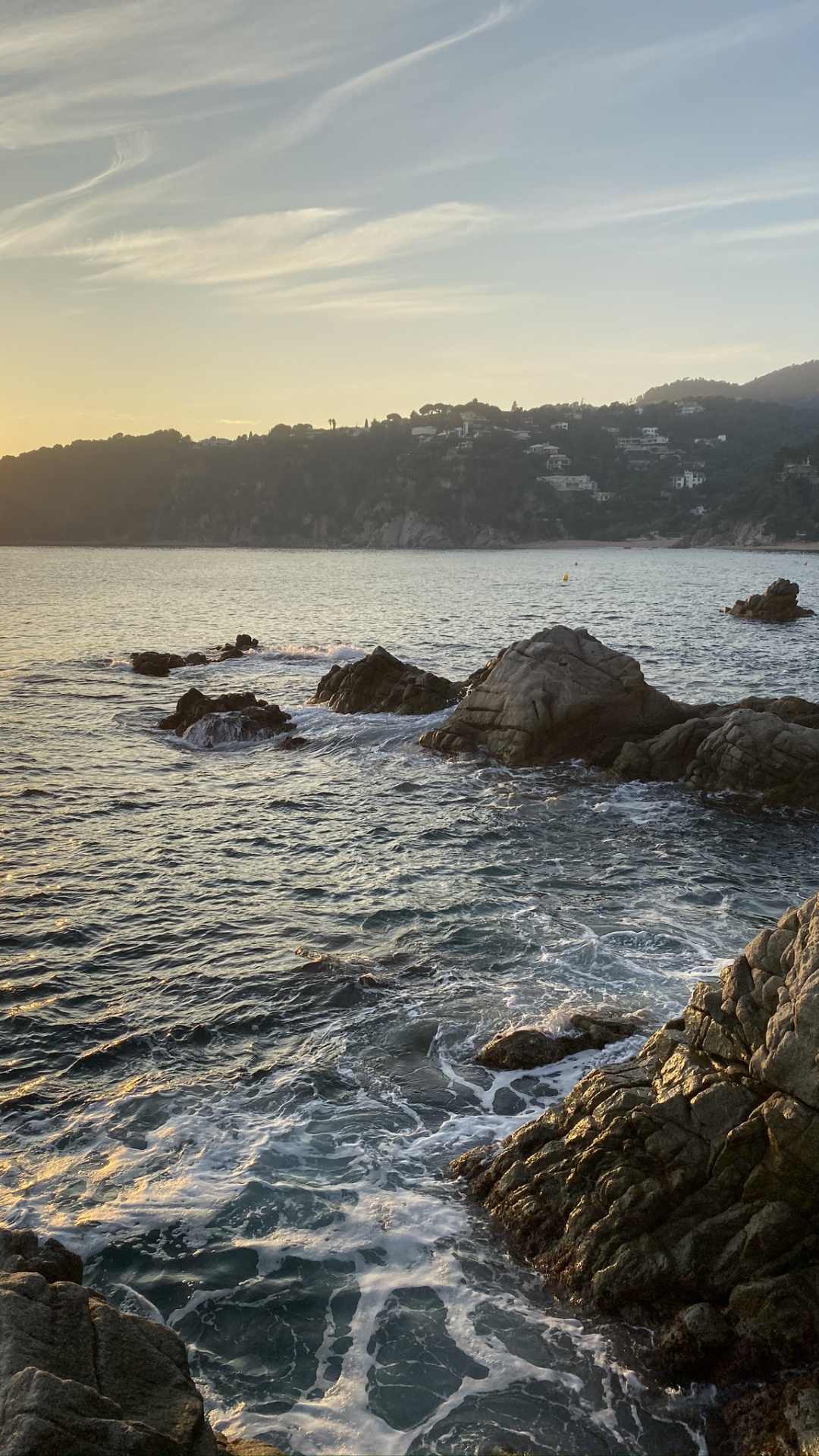 Обои море, вода, побережье, рок, океан в разрешении 1080x1920