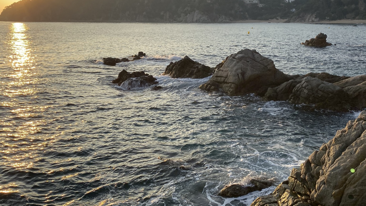 Обои море, вода, побережье, рок, океан в разрешении 1280x720