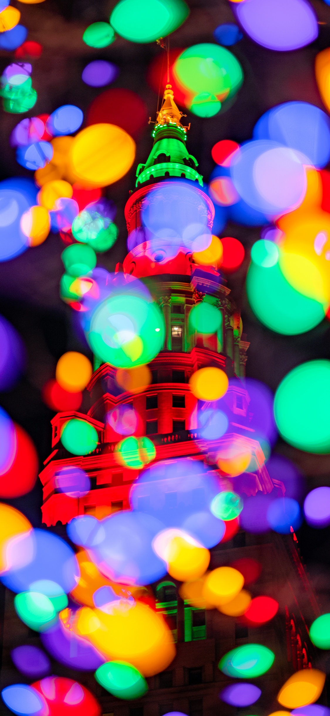 Обои Рождественские украшения, Рождественский день, освещение, свет, орнамент в разрешении 1125x2436