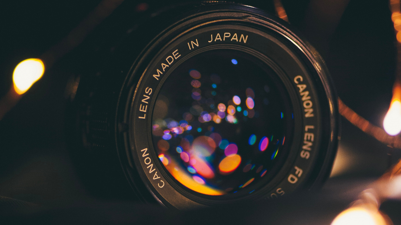 Обои объектив, спидометр, автомобильные запчасти, измерительный прибор, ночь в разрешении 1366x768