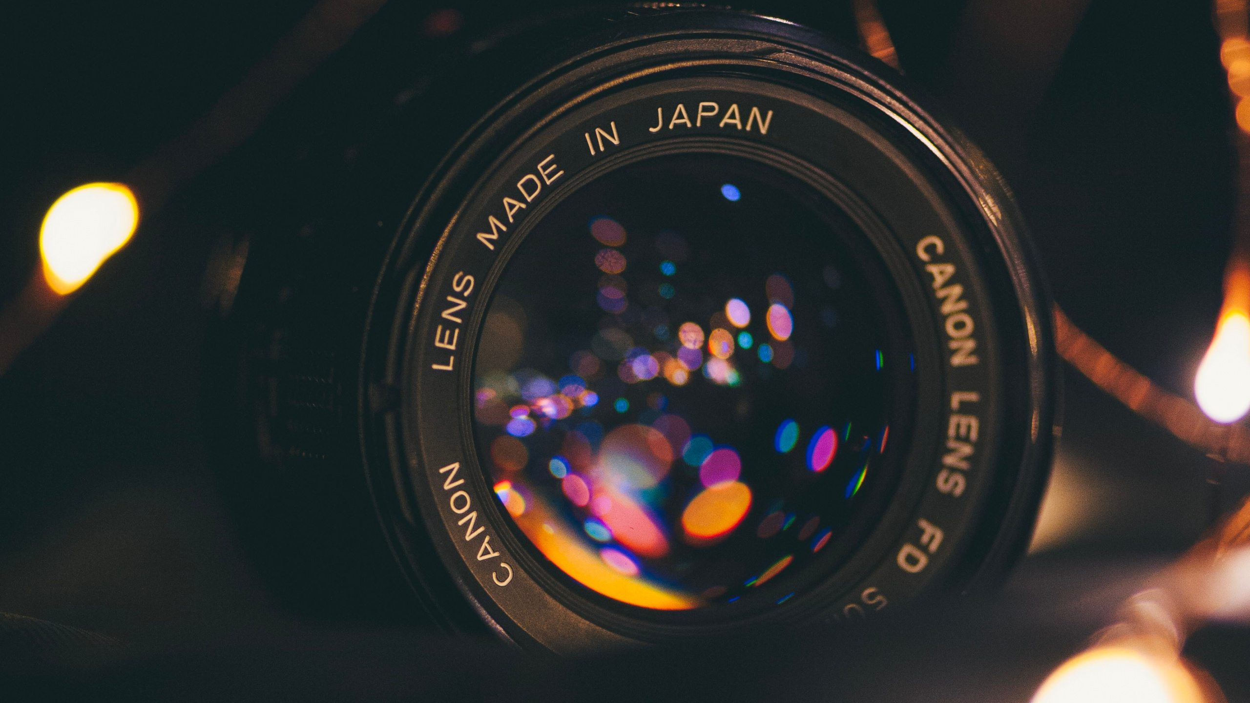 Обои объектив, спидометр, автомобильные запчасти, измерительный прибор, ночь в разрешении 2560x1440