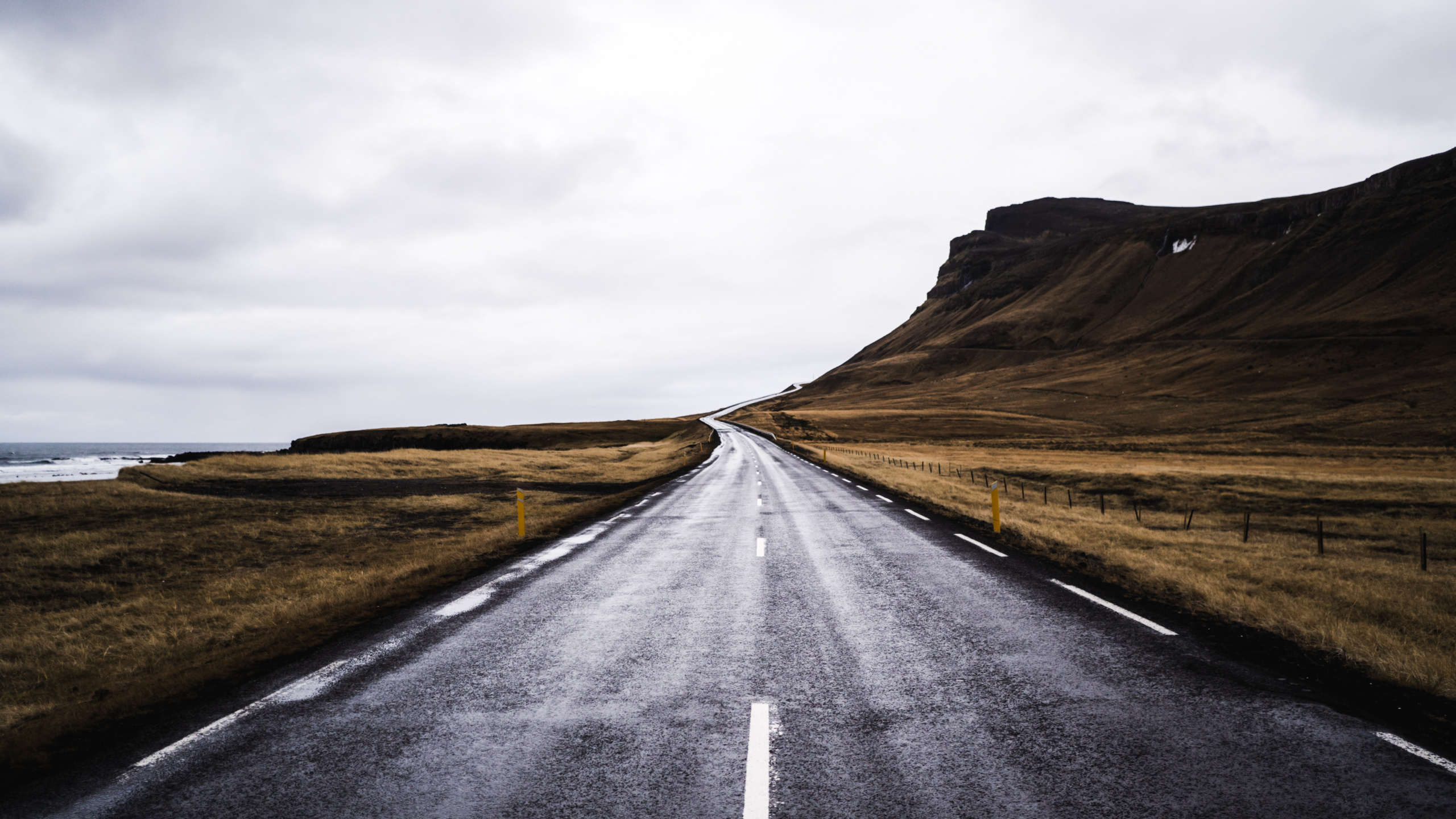 Обои дорога, нагорье, асфальт, дорожное покрытие, природный ландшафт в разрешении 2560x1440