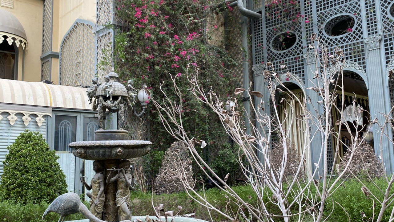 Обои дерево, фонтан, водные элементы, сад, двор в разрешении 1280x720