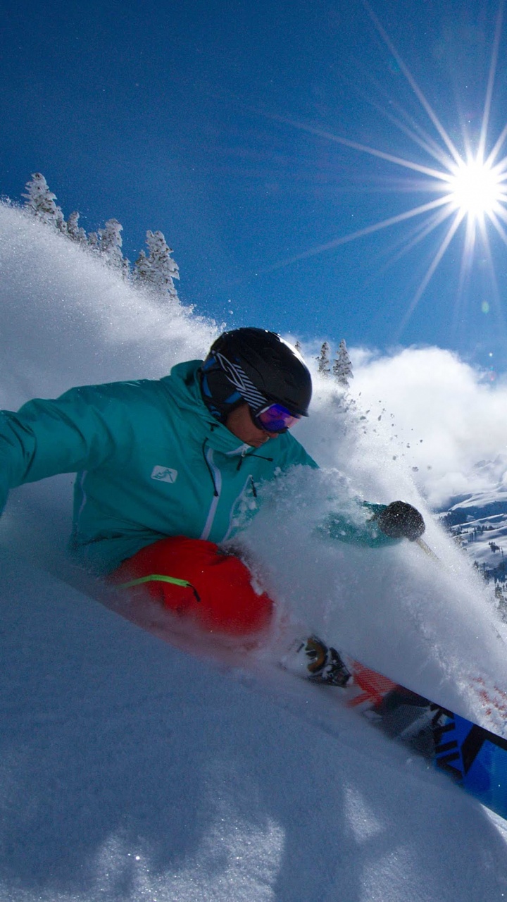 Обои лыжи, горнолыжный курорт, снег, экстремальный вид спорта, лыжня в разрешении 720x1280