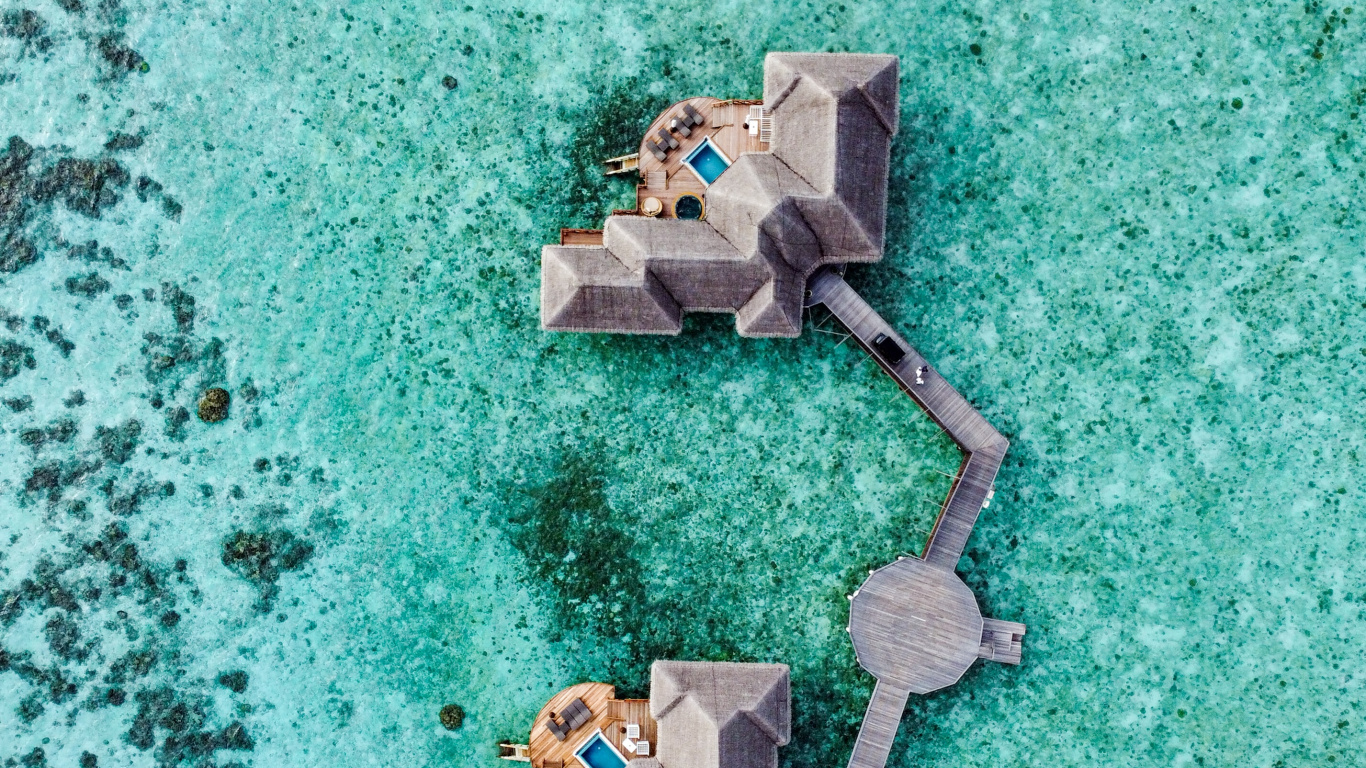 Обои море, зеленый, бирюза, электроника, водоем в разрешении 1366x768