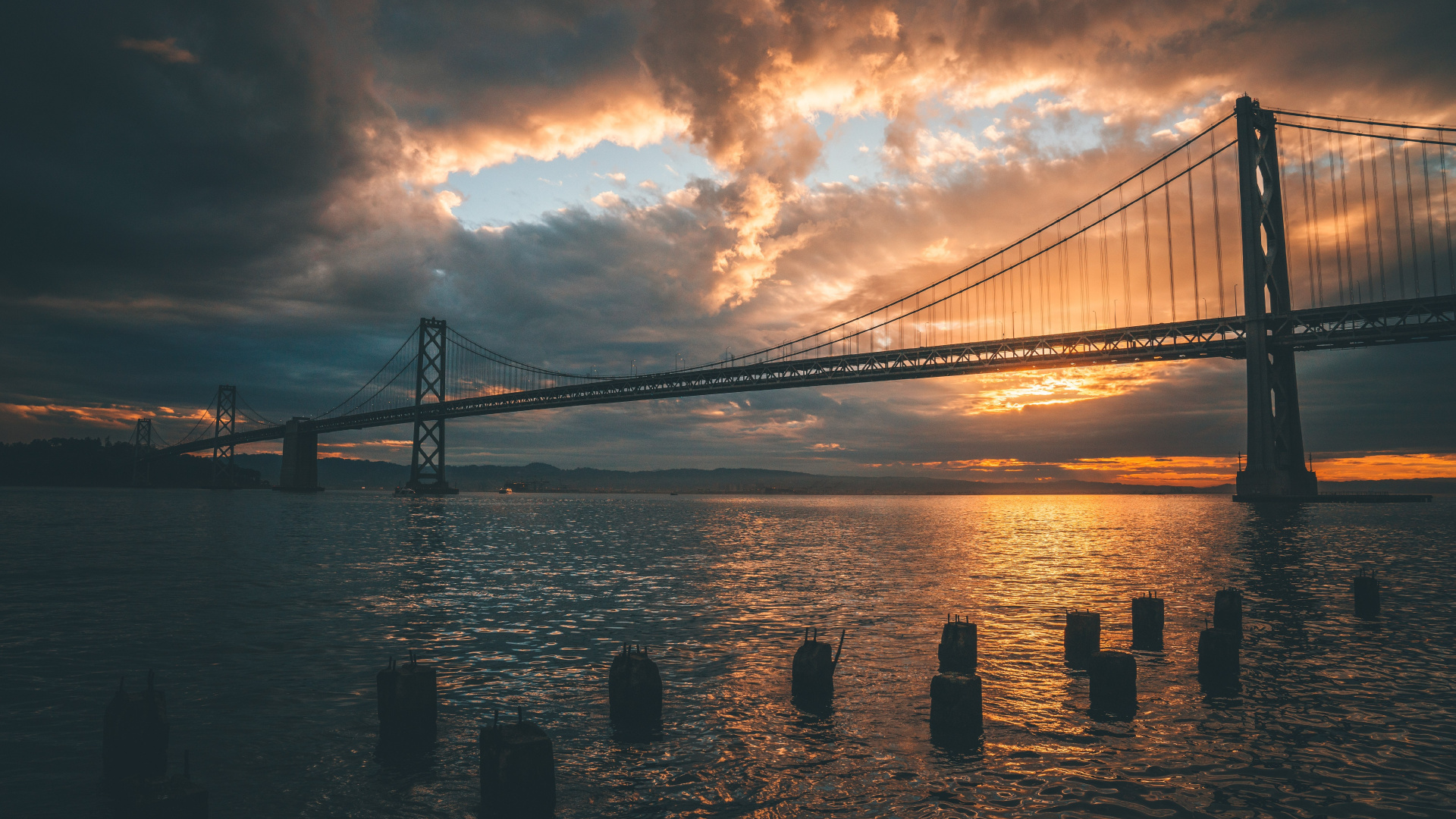 Обои золотой час, мост Golden Gate, архитектура, облако, вода в разрешении 1920x1080