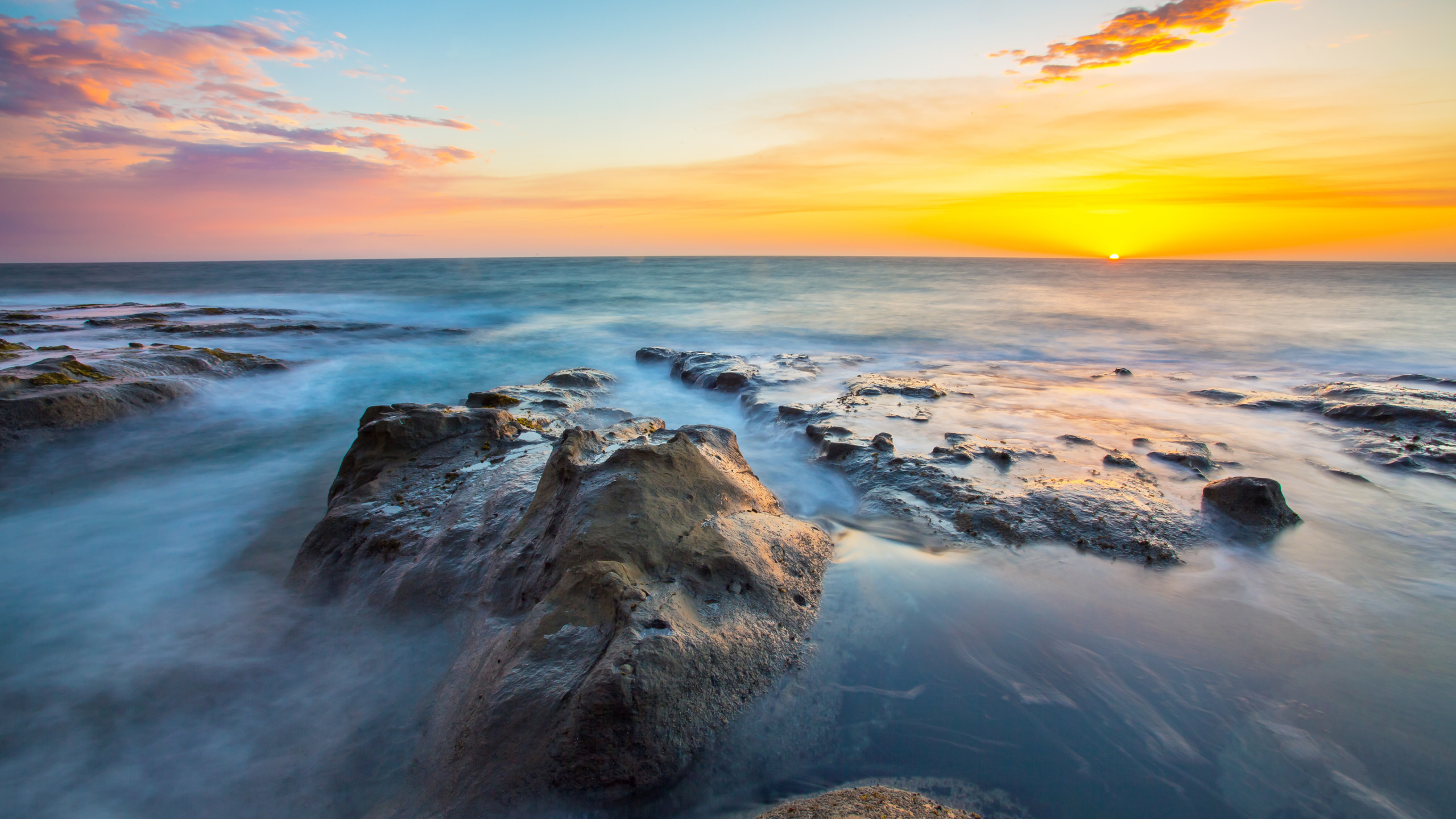 Обои облако, вода, гидроресурсы, атмосфера, послесвечение в разрешении 2560x1440