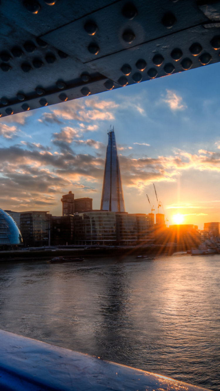 Обои отражение, ориентир, мост, сумрак, закат в разрешении 750x1334