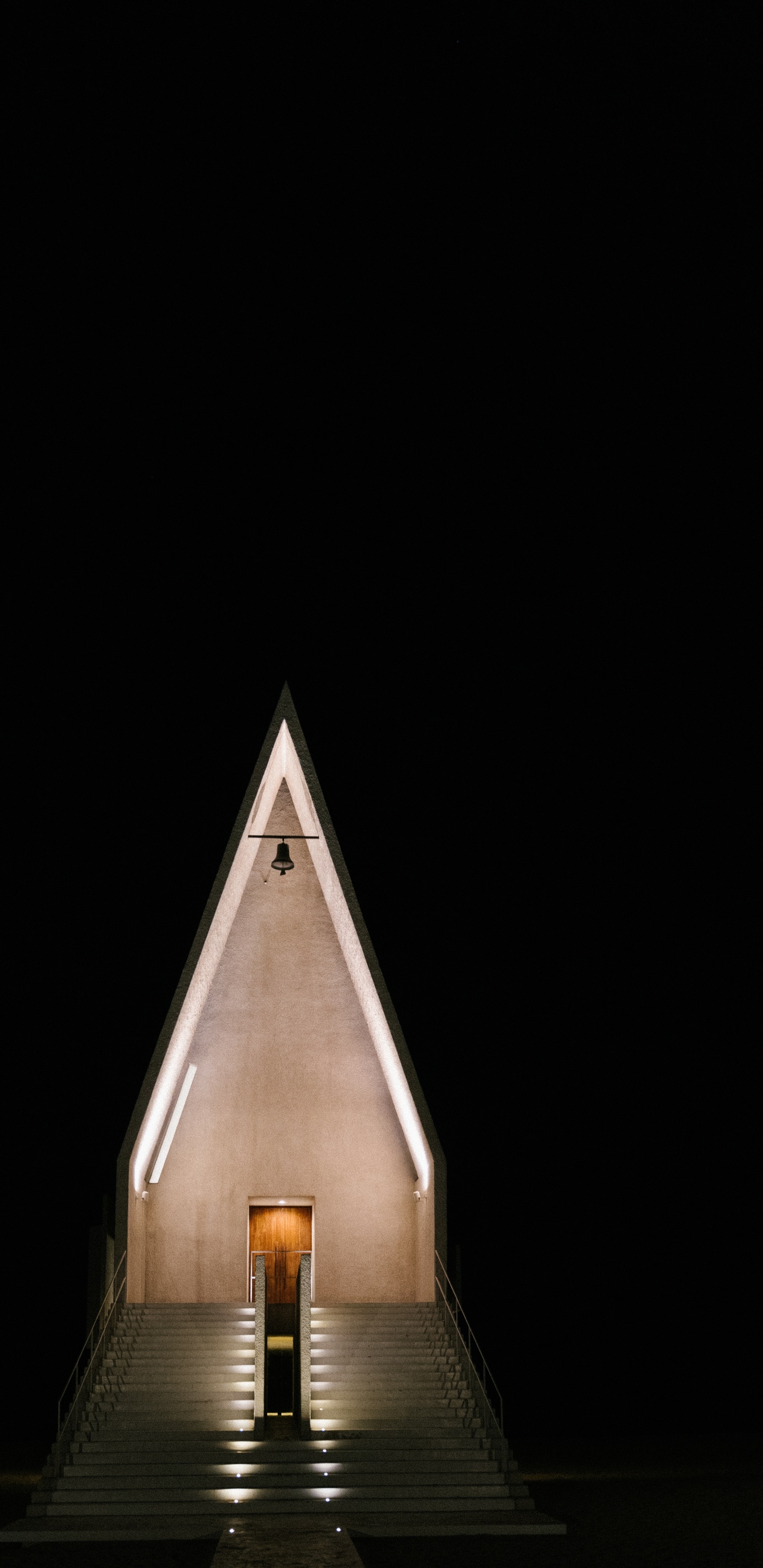 Обои ночь, пирамида, темнота, освещение, архитектура в разрешении 1440x2960