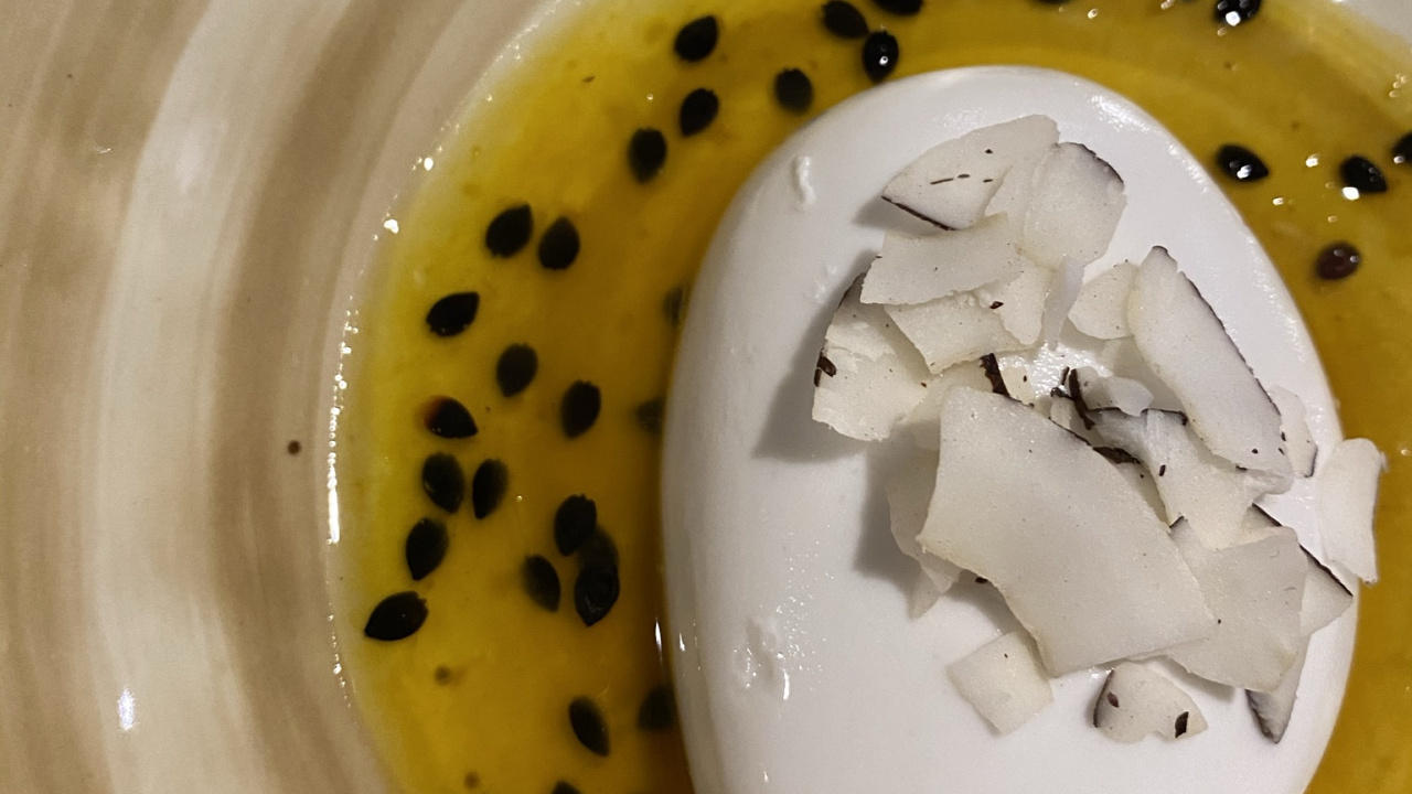 Обои жидкость, желтый, жидкий, serveware, посуда в разрешении 1280x720