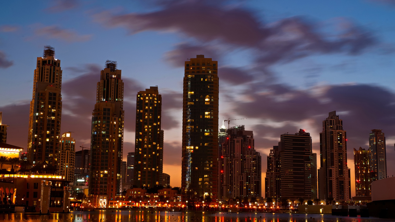 Обои Дубай, город, городской пейзаж, линия горизонта, городской район в разрешении 1366x768