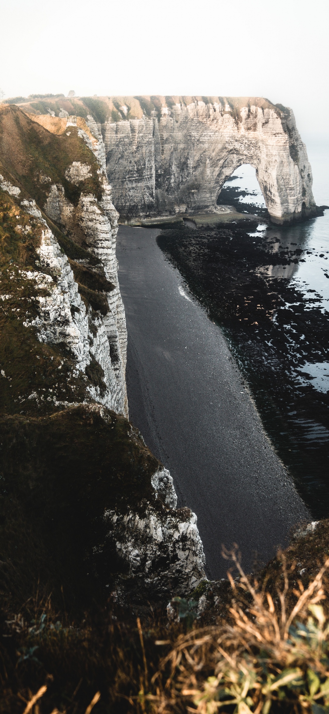 Обои побережье, прибрежные и океанические рельефы, вода, рок, море в разрешении 1125x2436