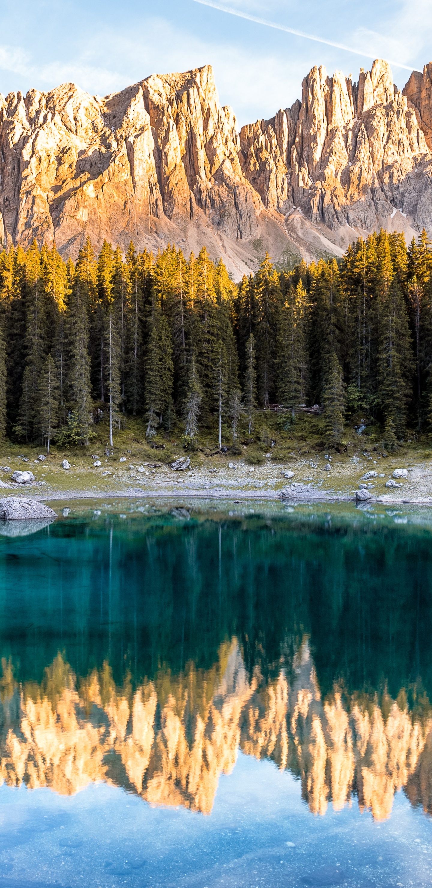 Обои доломит, гора, отражение, природный ландшафт, природа в разрешении 1440x2960