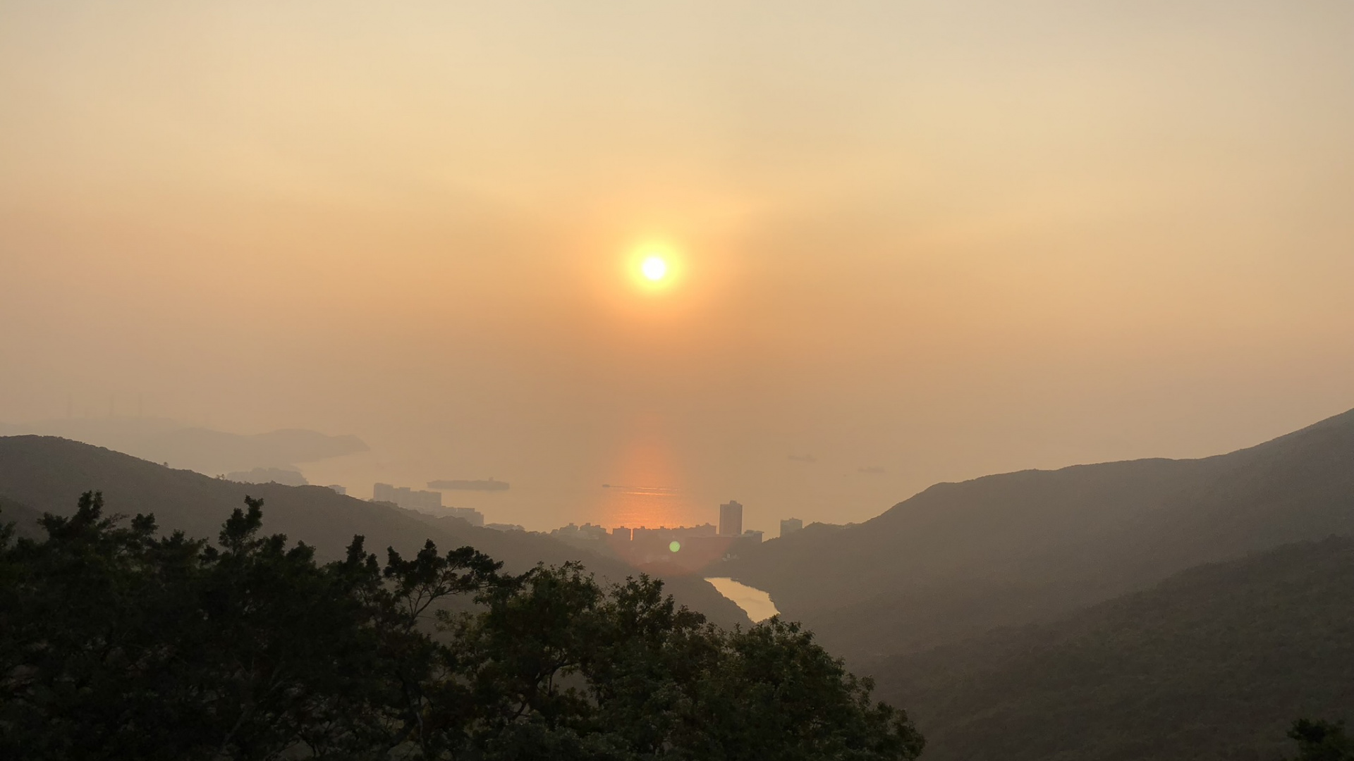 Обои природа, растительность, солнце, горный рельеф, атмосфера в разрешении 1920x1080