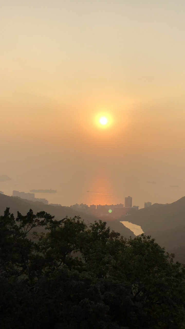 Обои природа, растительность, солнце, горный рельеф, атмосфера в разрешении 720x1280