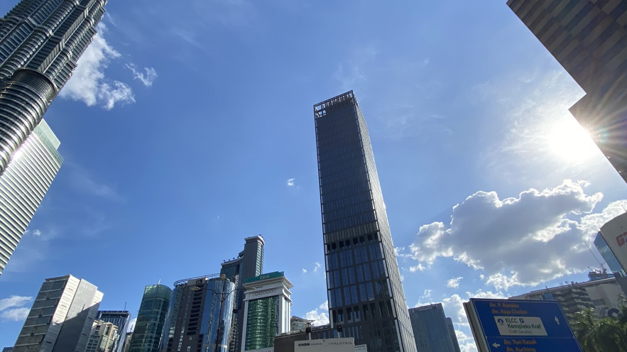 Обои башня, дневное время, архитектура, городской район, вышка в разрешении 1280x720