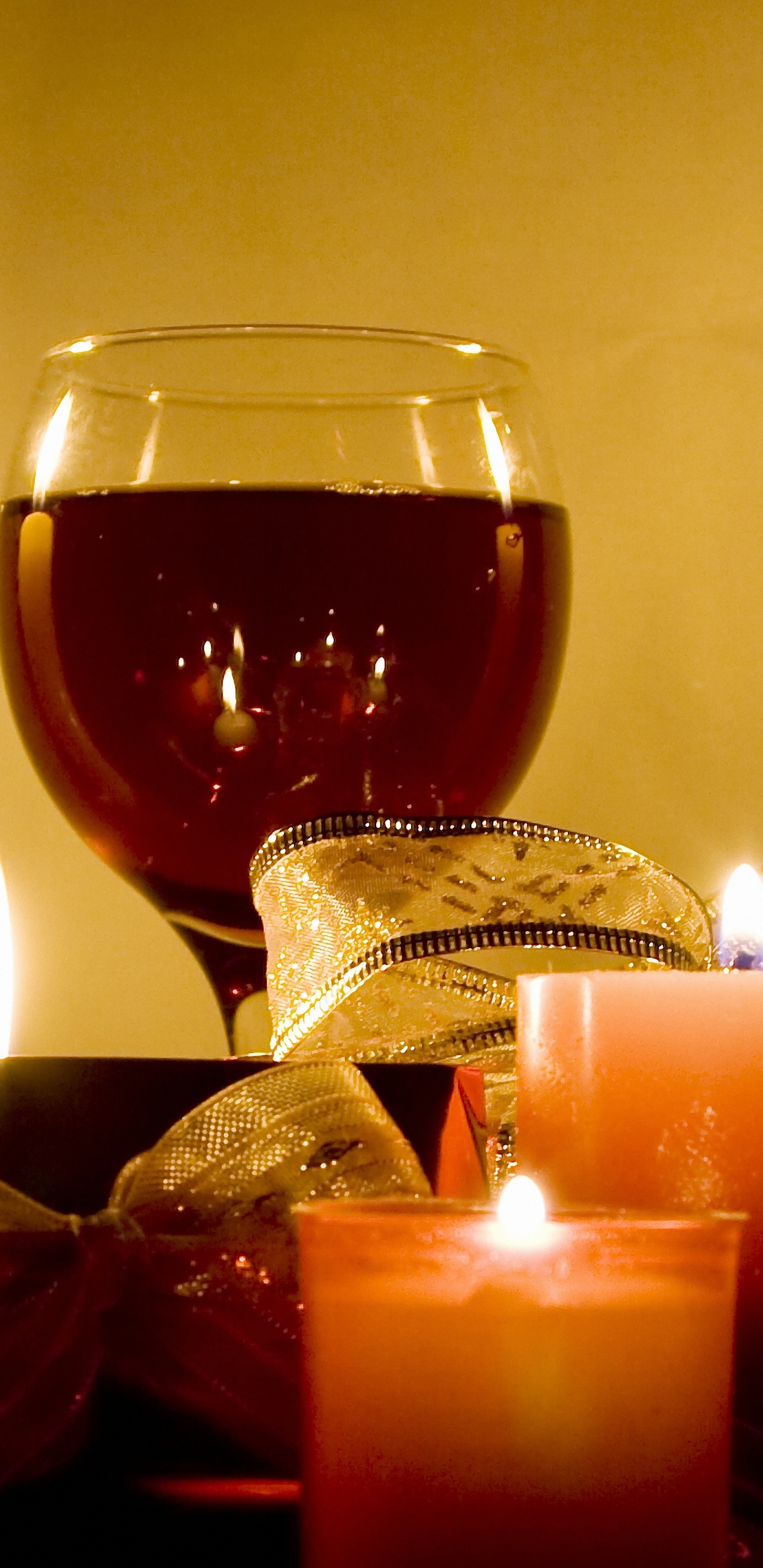 Обои вино, свеча, освещение, воск, натюрморт в разрешении 1440x2960